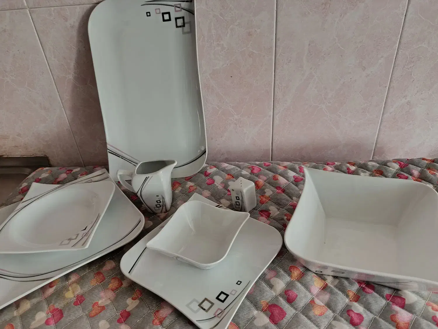 سرویس چینی مارک توس ۱۲نفره|ظروف سرو و پذیرایی|فولادشهر, مسکن مهر فولادشهر|دیوار