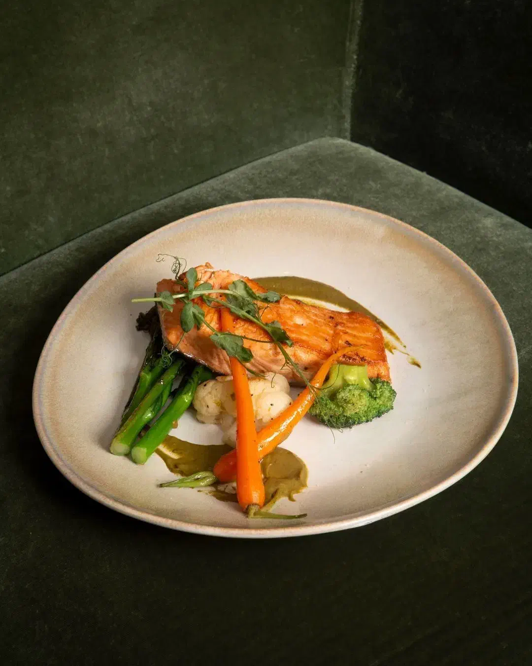 اشپز نیرو علاقه مند به اشپزی در کیش|استخدام خدمات فروشگاه و رستوران|تهران, الهیه|دیوار