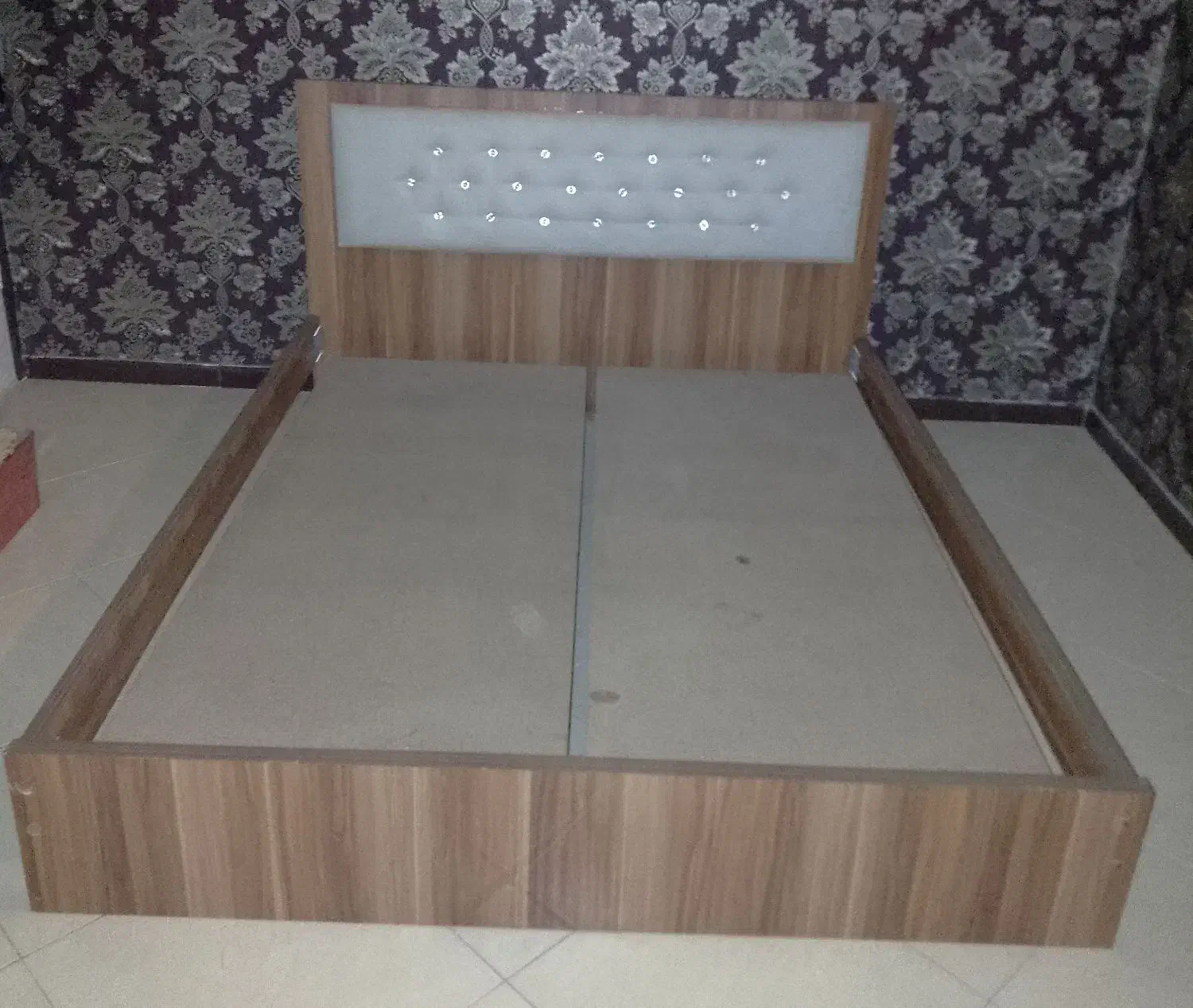 تخت دو نفره تمیز|تخت و سرویس خواب|پردیس, فاز ۴|دیوار