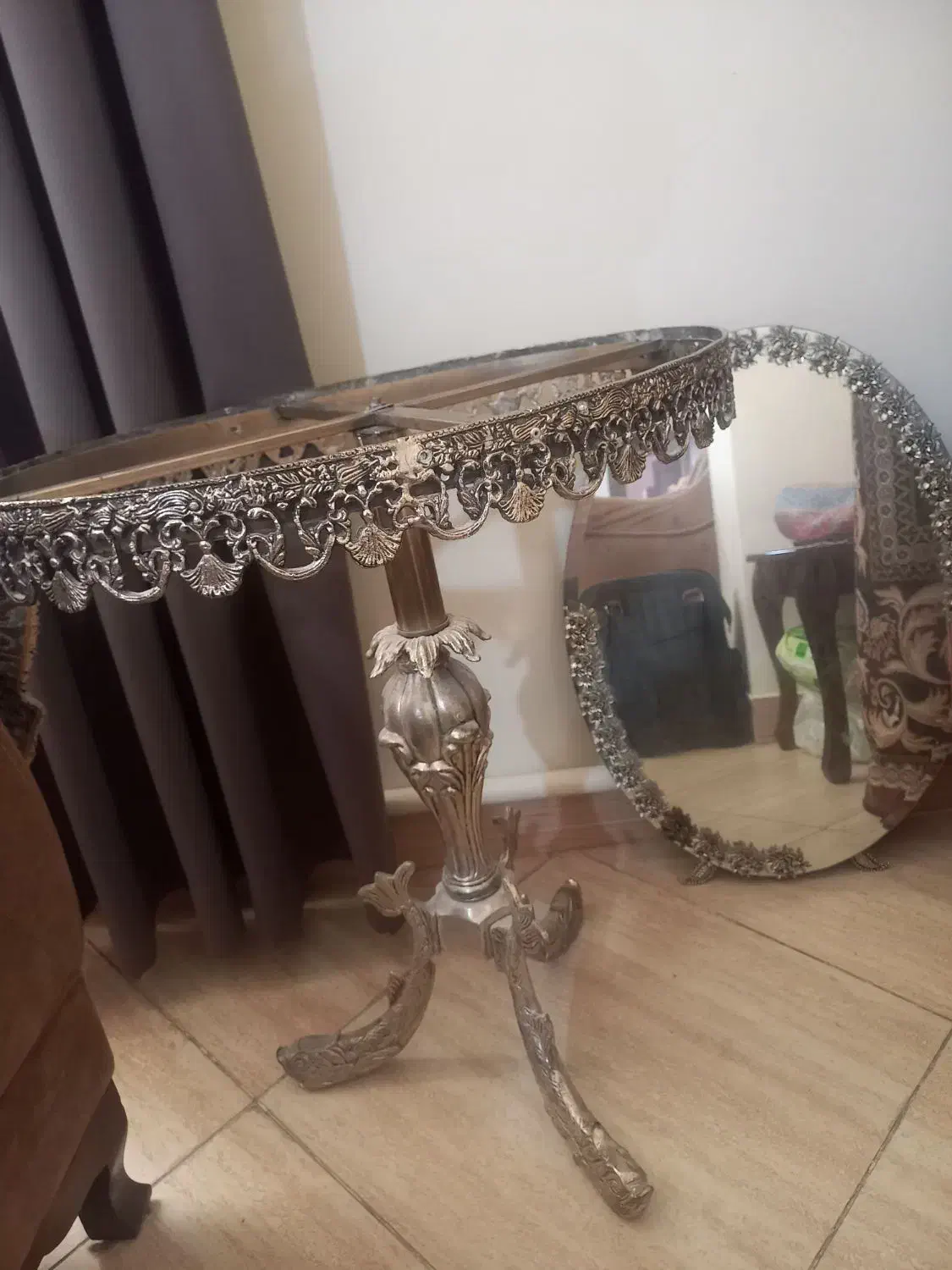 اینه شمعدون|آینه|اندیشه, شهرک صدف|دیوار