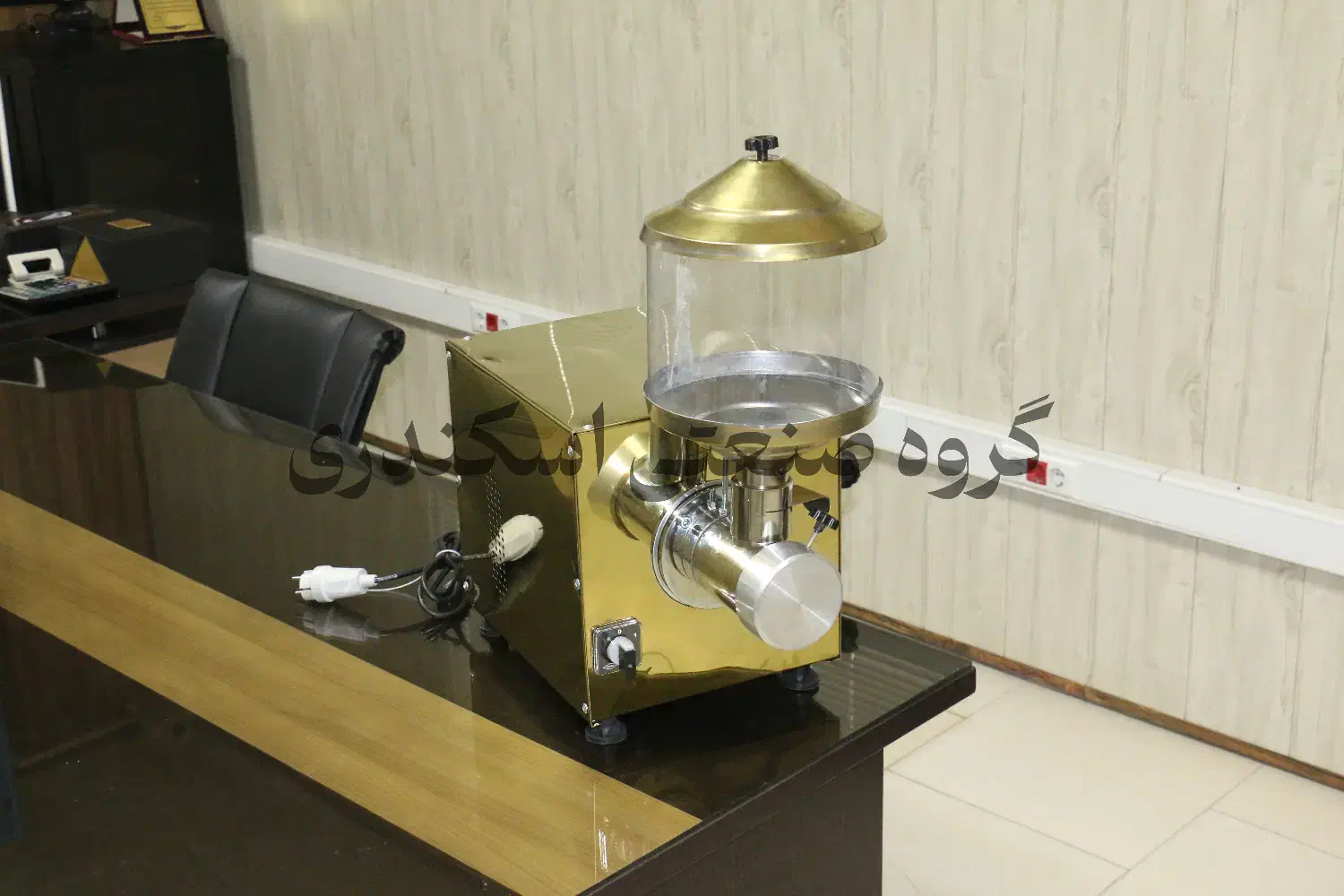 دستگاه کره گیر ارده گیری مغزیجات بادام زمینی آجیل|فروشگاه و مغازه|کرمانشاه, |دیوار