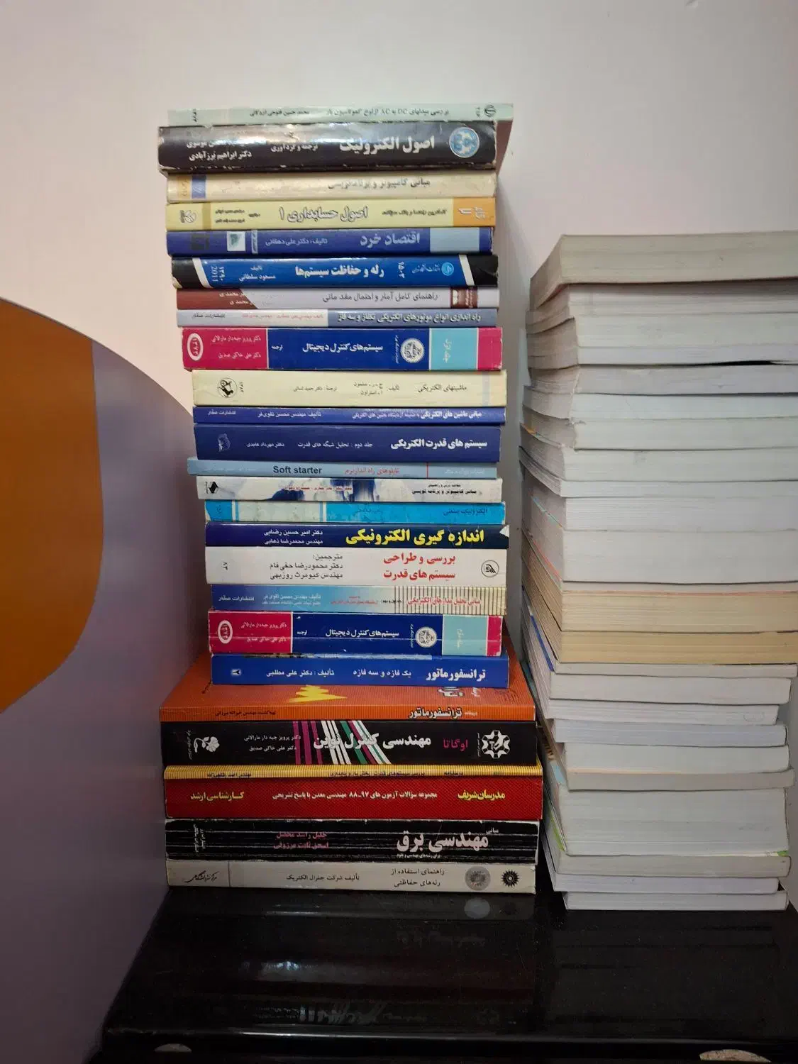 کتابهای مرجع دانشگاهی رشته برق قدرت|کتاب و مجله آموزشی|هشتگرد, فاز ۱ مهستان|دیوار