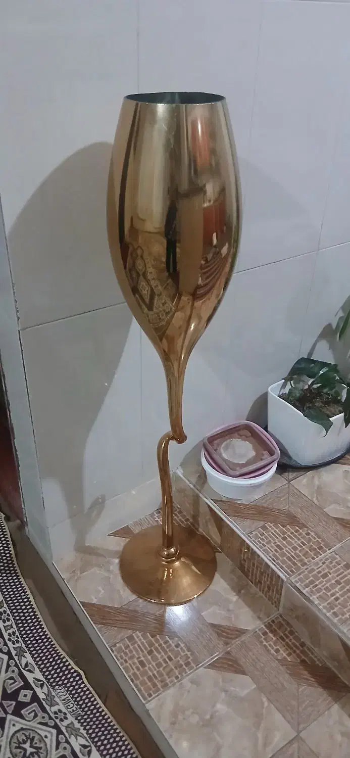 دو عدد گلدان بلوری طلایی با یکی کوزه ای|صنایع دستی و سایر لوازم تزئینی|قوچان, |دیوار