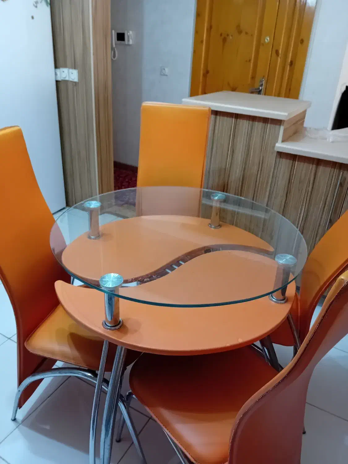 میز غذاخوری ۴ نفره|میز و صندلی غذاخوری|همدان, |دیوار