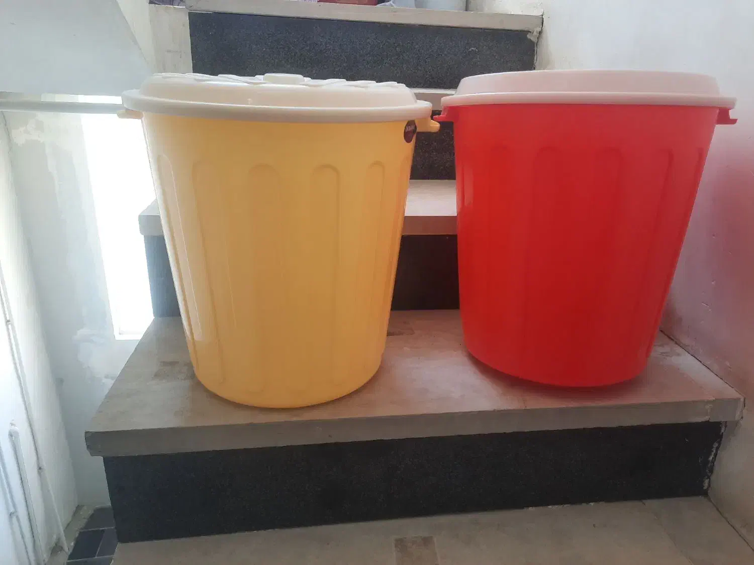 سطل|ظروف نگهدارنده، پلاستیکی، یک‌بارمصرف|همدان, |دیوار