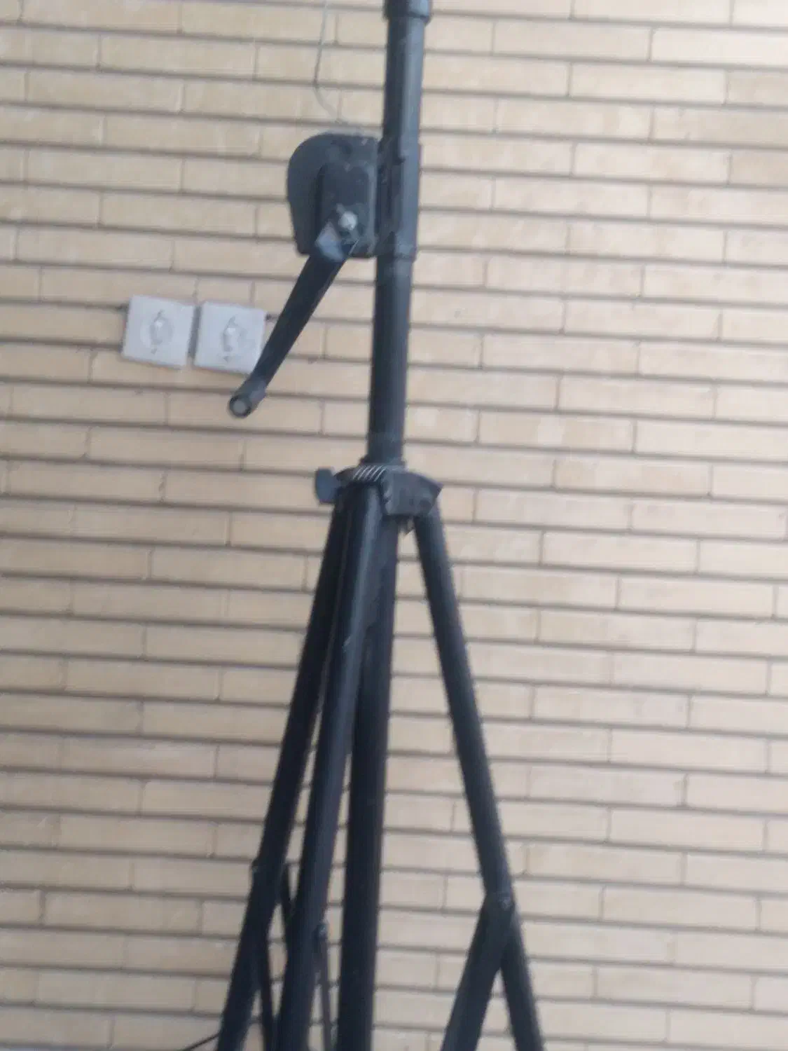 سه پایه بالا بر دستی تلسکوپی +۳عدد پایه دوربین|دوربین عکاسی و فیلم‌برداری|اصفهان, رزمندگان|دیوار