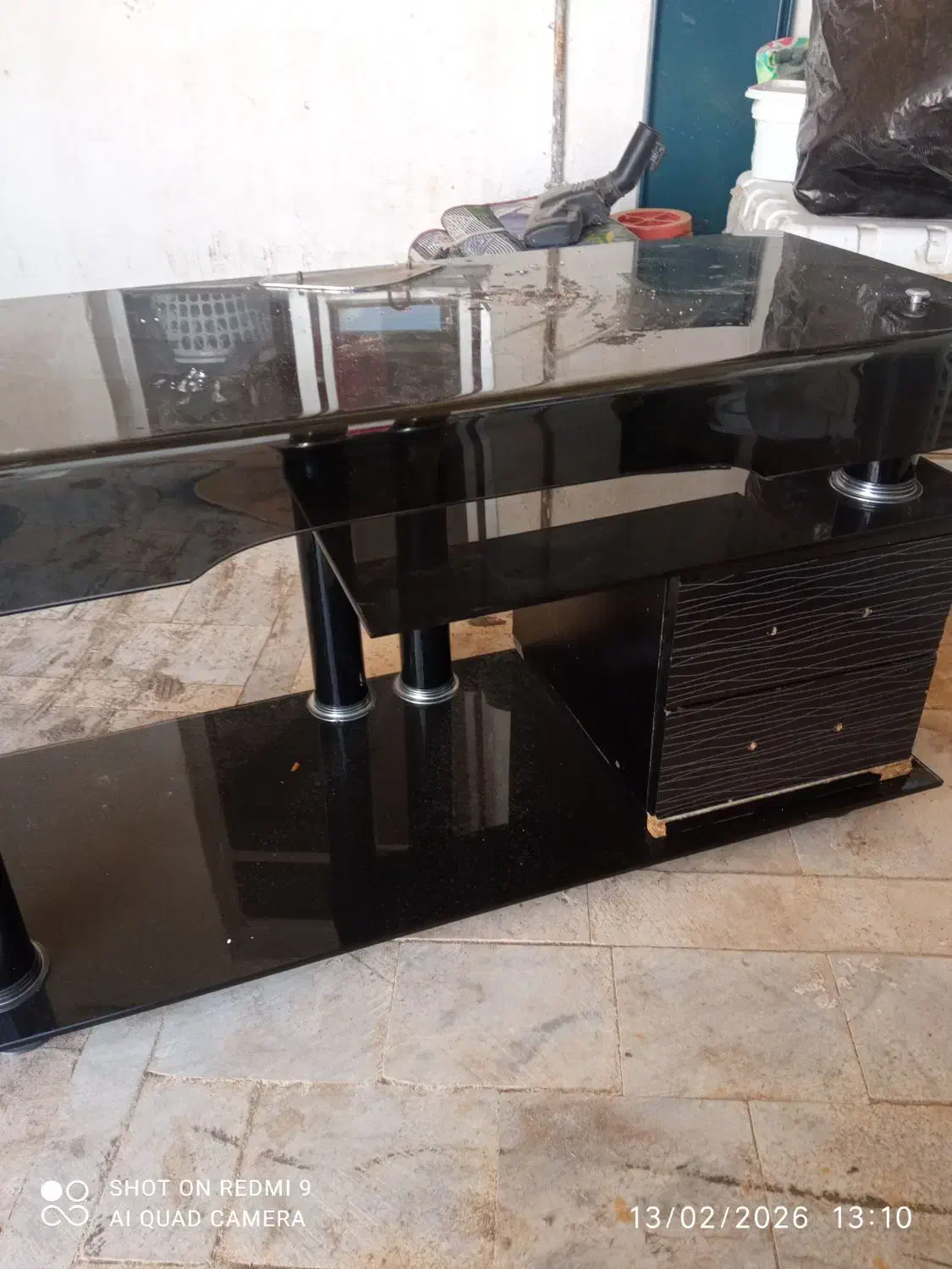 تلویزیون|تلویزیون و پروژکتور|دلبران, |دیوار