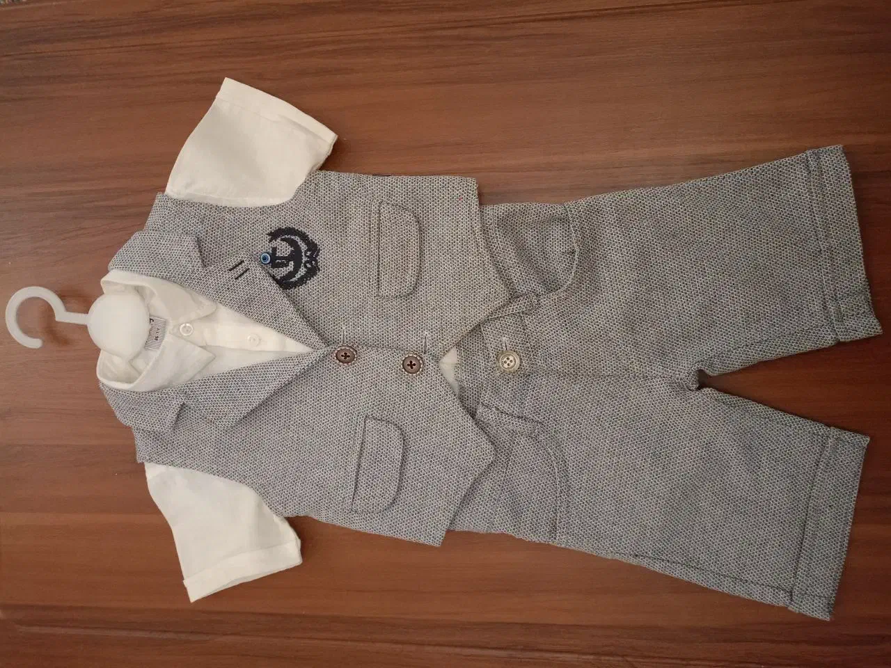 کت ترک و جلیقه بلوزو شلوارک مارک ترک وست طوسی|کفش و لباس بچه|ارومیه, |دیوار