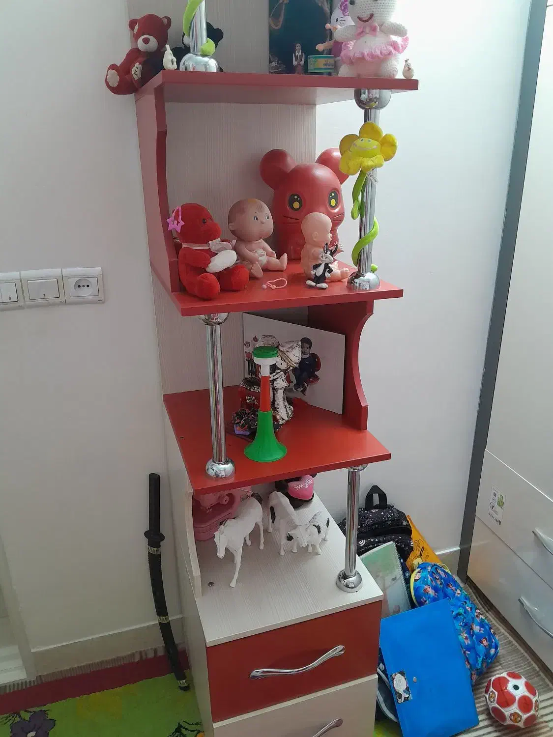 تخت نوجوانی وجاعروسکی|تخت و سرویس خواب|شاهرود, |دیوار