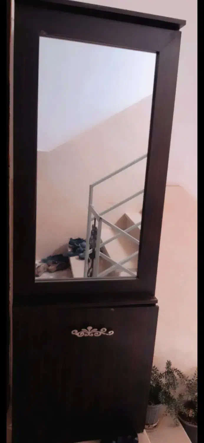 جاکفشی سه طبقه چوب‌لباسی دار|جاکفشی، کمد، دراور|گرمسار, |دیوار