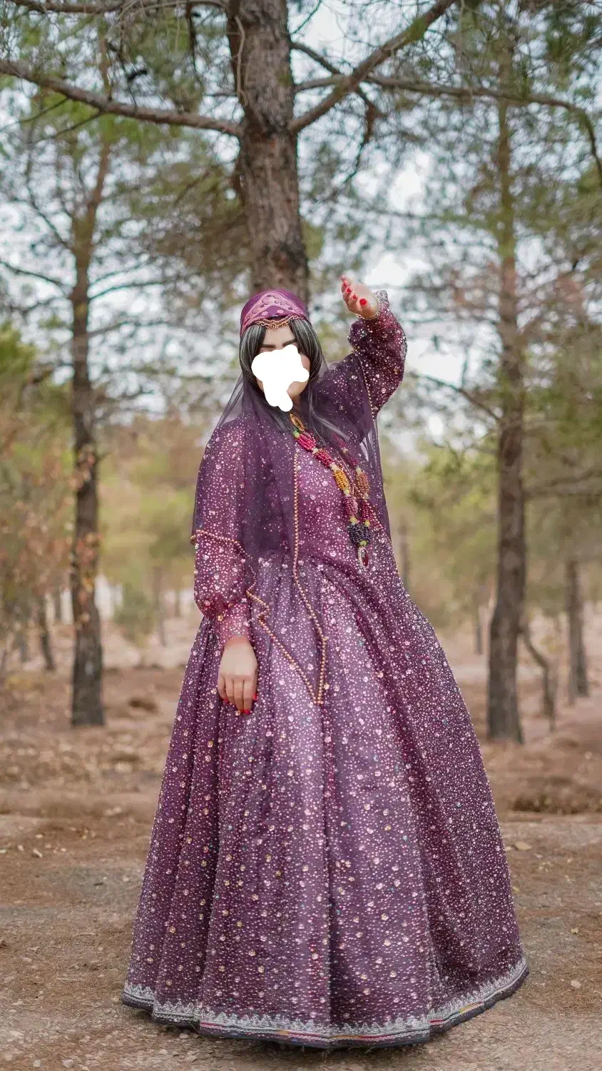 گالری لباس محلی|لباس|آباده, |دیوار