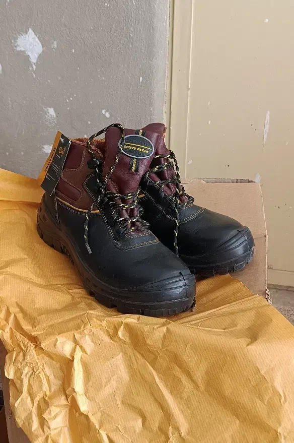 کفش ایمنی برقکاری سایز ۴۲|کیف، کفش، کمربند|کرمانشاه, |دیوار