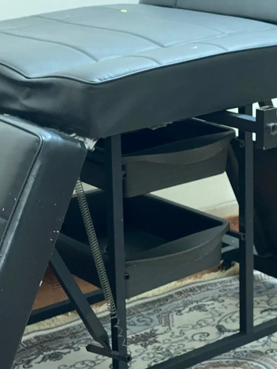 صندلی تتو|آرایشگاه و سالن‌های زیبایی|ارومیه, |دیوار