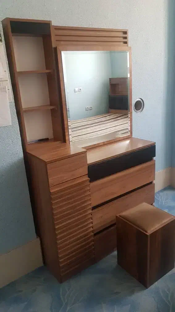 فروش فوری زیر قیمت|تخت و سرویس خواب|صدرا-فارس, فاز ۱|دیوار