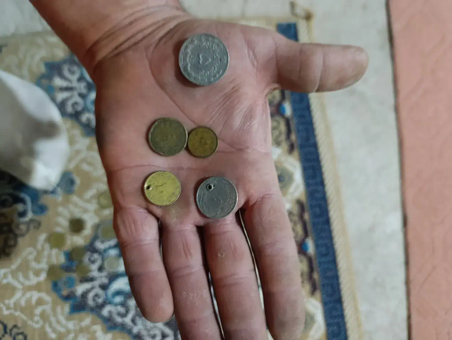 سکه های کلکسیونی از سال 1295تا1400موجود است|کلکسیون سکه، تمبر، اسکناس|ساوه, |دیوار