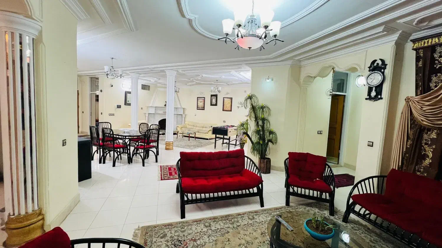 یک واحد ویلایی ۴ خوابه|اجارهٔ کوتاهمدت ویلا و باغ|شیراز, شهرک ویلایی بهاران|دیوار