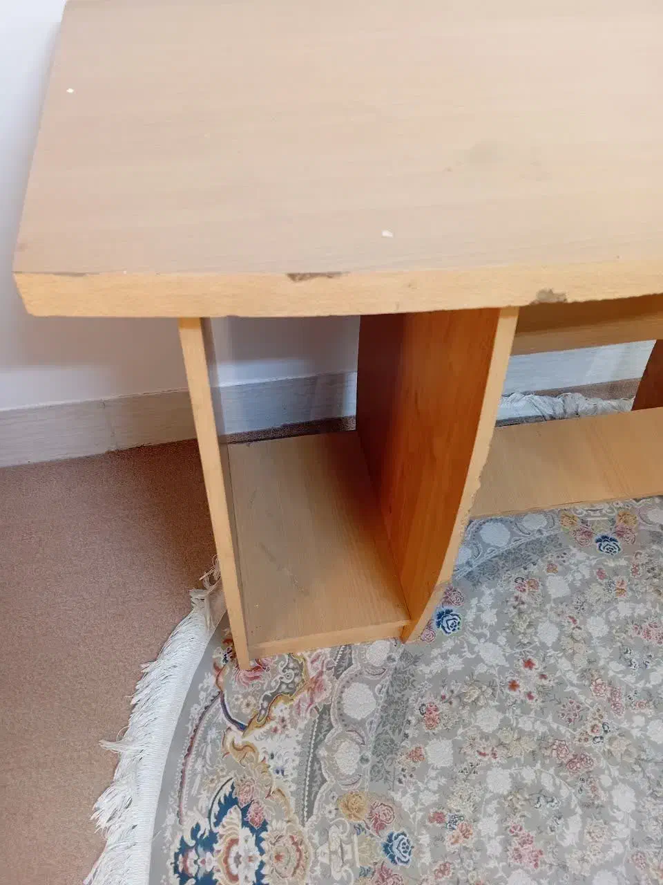 میز تحریر و کامپیوتر|میز تحریر و کامپیوتر|قم, شاه سید علی|دیوار