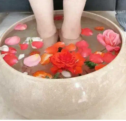 اسپا پدیکور خدمات کاشت ناخن و اموزش|خدمات آرایشگری و زیبایی|صدرا-فارس, باغشهر گلبهار صدرا|دیوار