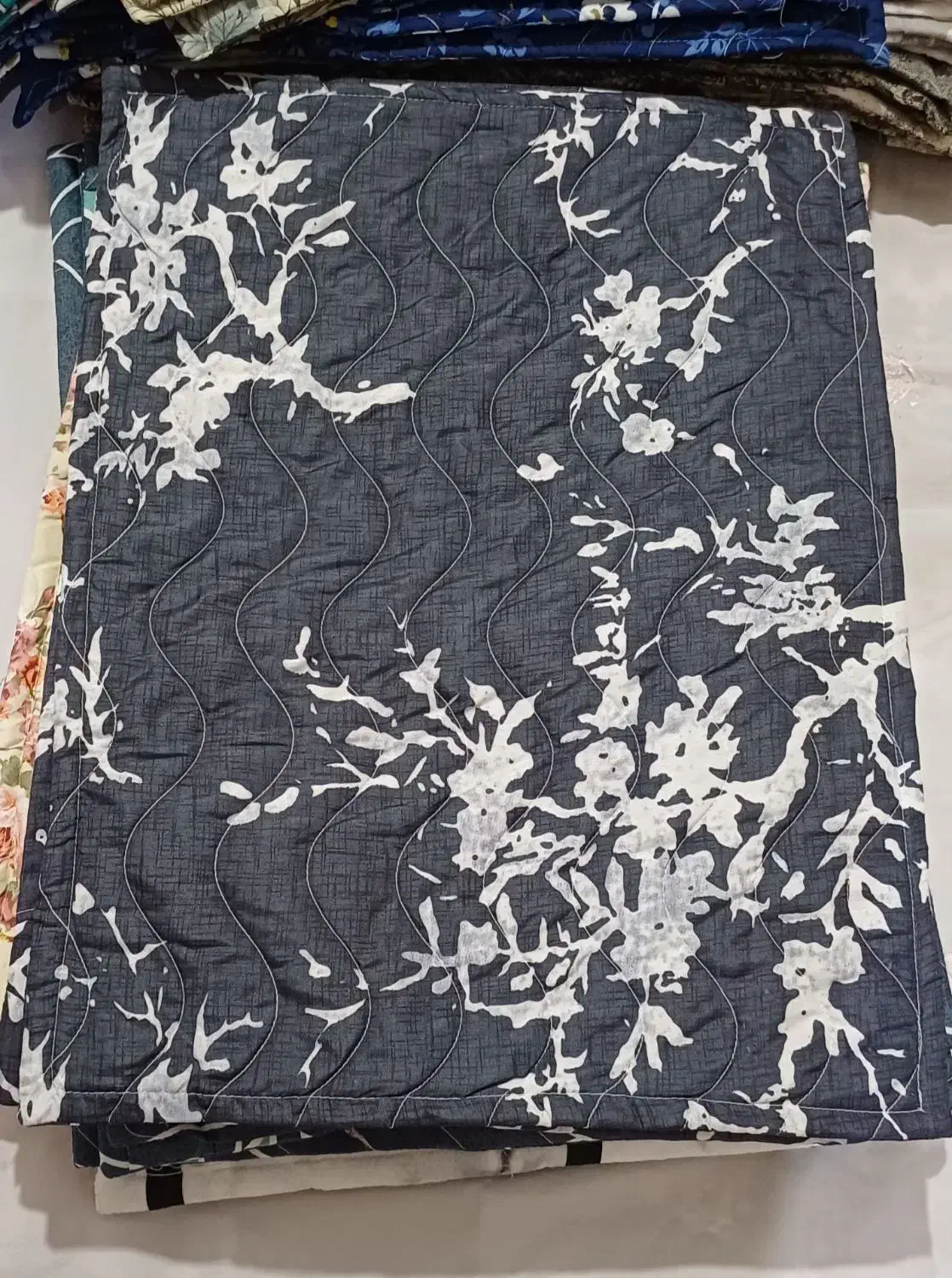 روبالشی|رختخواب، بالش، پتو|اردبیل, |دیوار