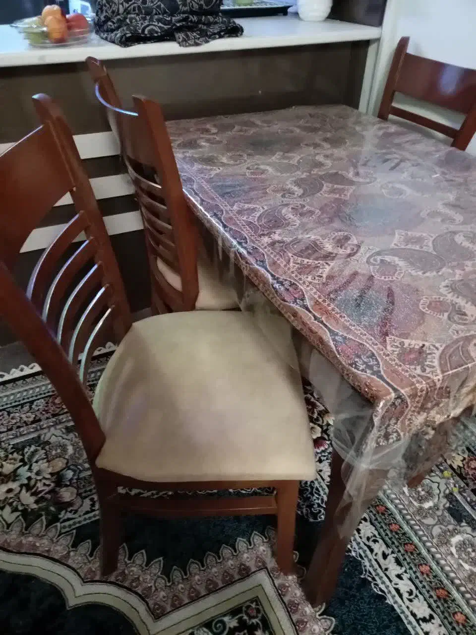 میزنهارخوری ۴نفره چوب گردو|میز و صندلی غذاخوری|دماوند, مسکن مهر گیلاوند|دیوار