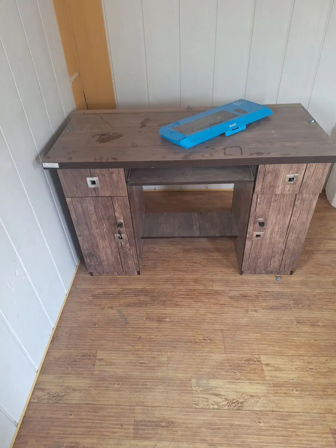 میزوصندلی|مبلمان اداری|هشتگرد, شهرک راه آهن|دیوار