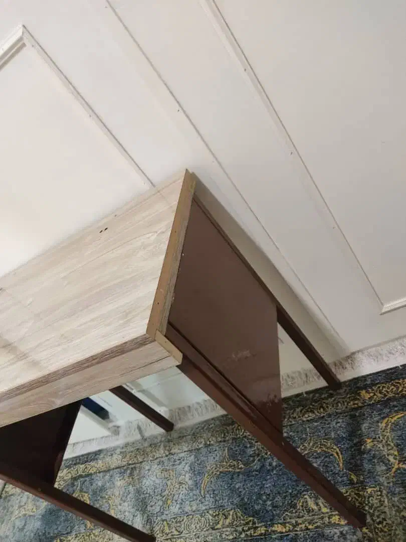 میز تحریر در حد نو|میز تحریر و کامپیوتر|خرم‌آباد, |دیوار