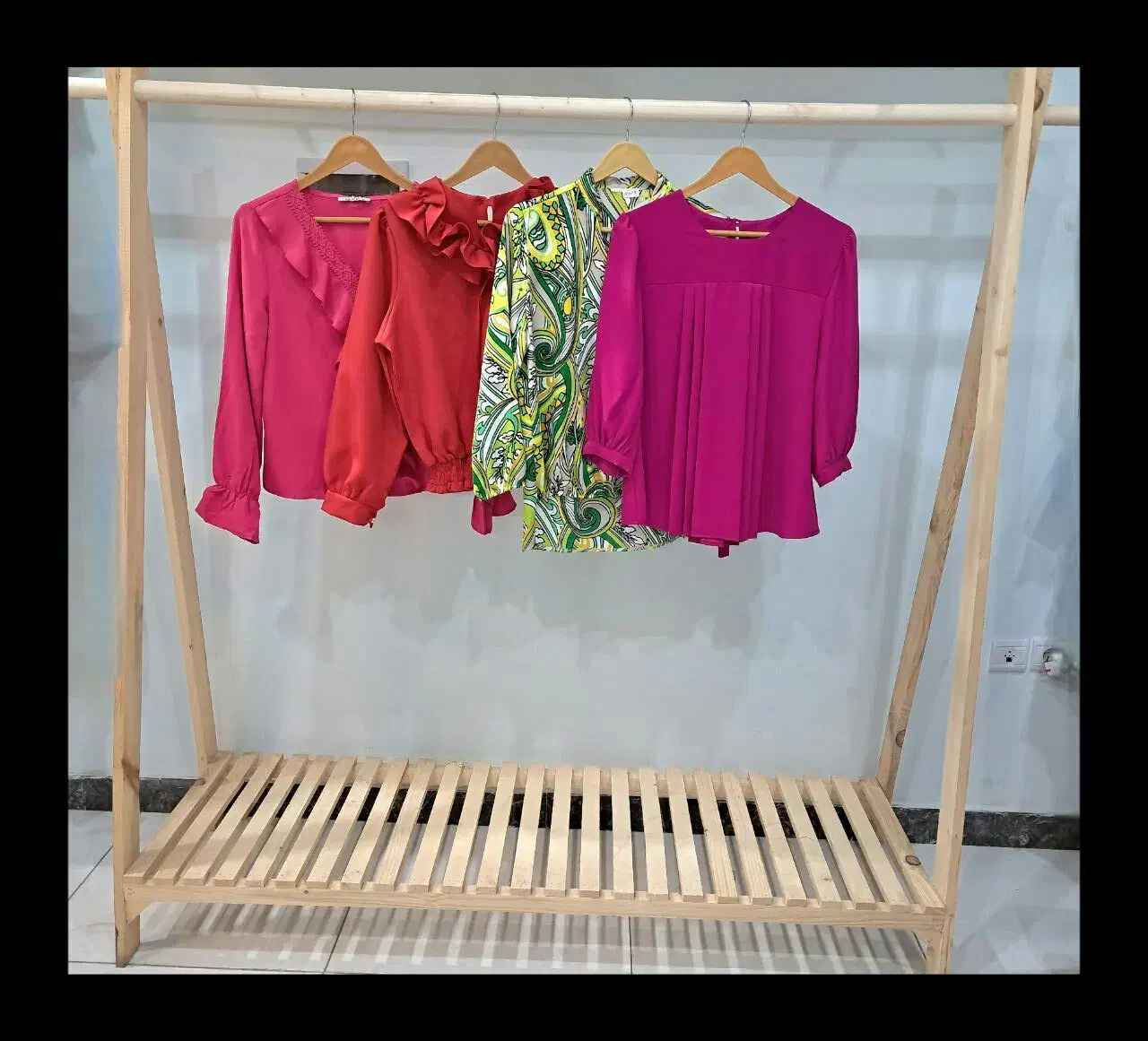 فروش لباس و لوازم مغازه|لباس|میانه, |دیوار