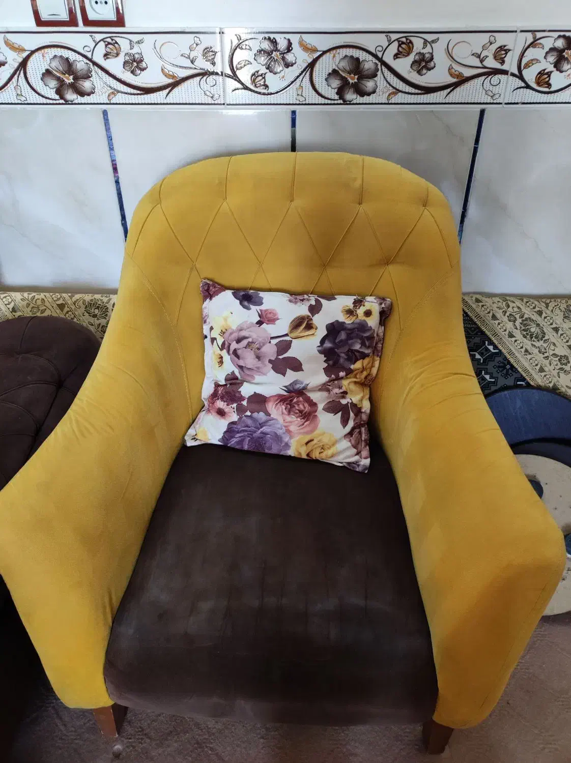 مبل چوبی وراحتی هفت نفره محکم|مبلمان خانگی و میز عسلی|تاکستان, |دیوار