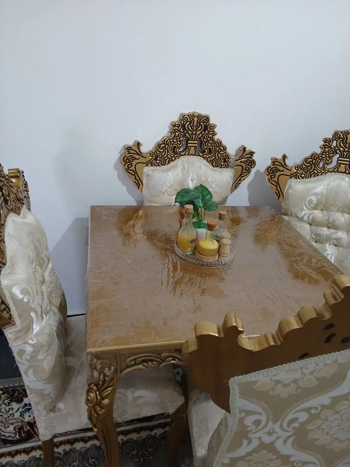 نهارخوری|میز و صندلی غذاخوری|دوگنبدان, |دیوار