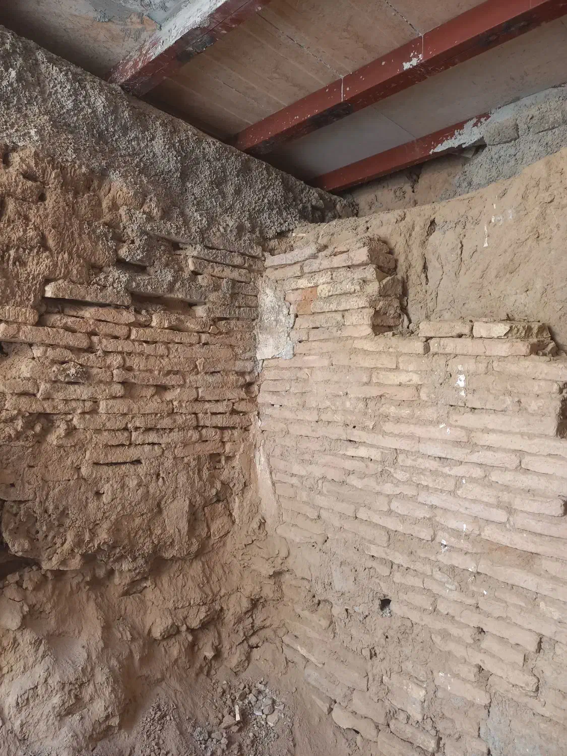 شاگرد بنایی وفنی|استخدام معماری، عمران و ساختمانی|میبد, |دیوار