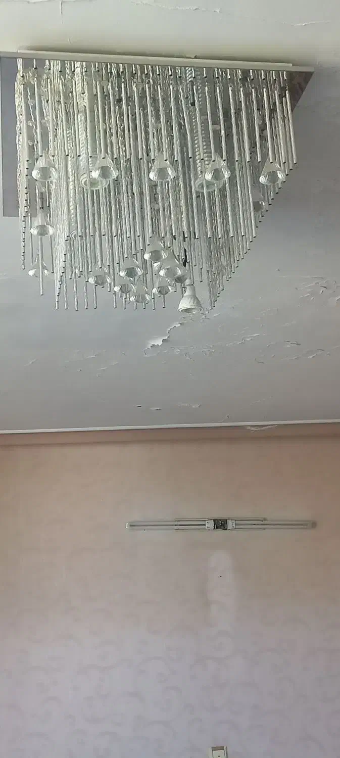 سه عدد لوستر سقفی و آیفن تصویری|لوستر و چراغ آویز|همدان, |دیوار