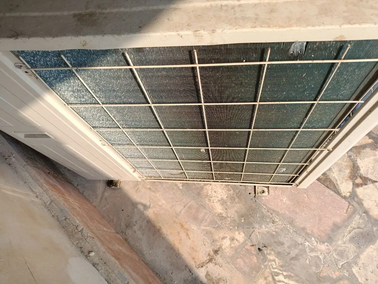 کندانسور ۳۶هزار الکتا|کولر گازی و فن‌کوئل|کیش, |دیوار