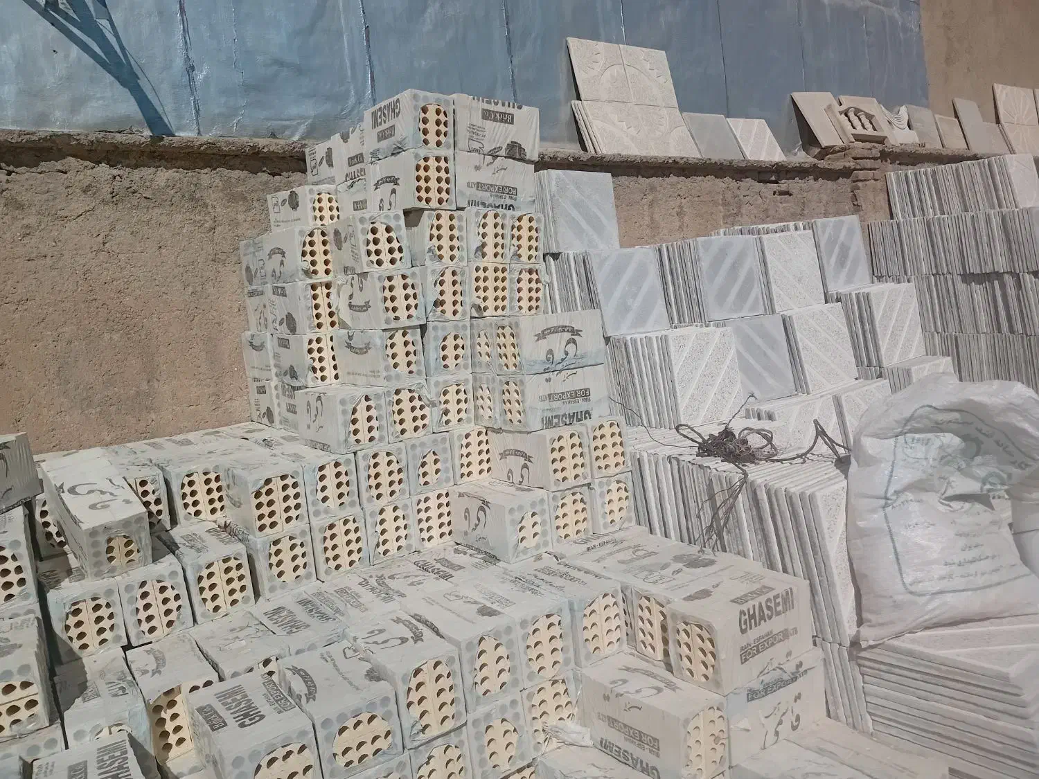 حمل مصالح ساختمانی و نخاله با کارگر|خدمات حمل و نقل|بروجرد, |دیوار