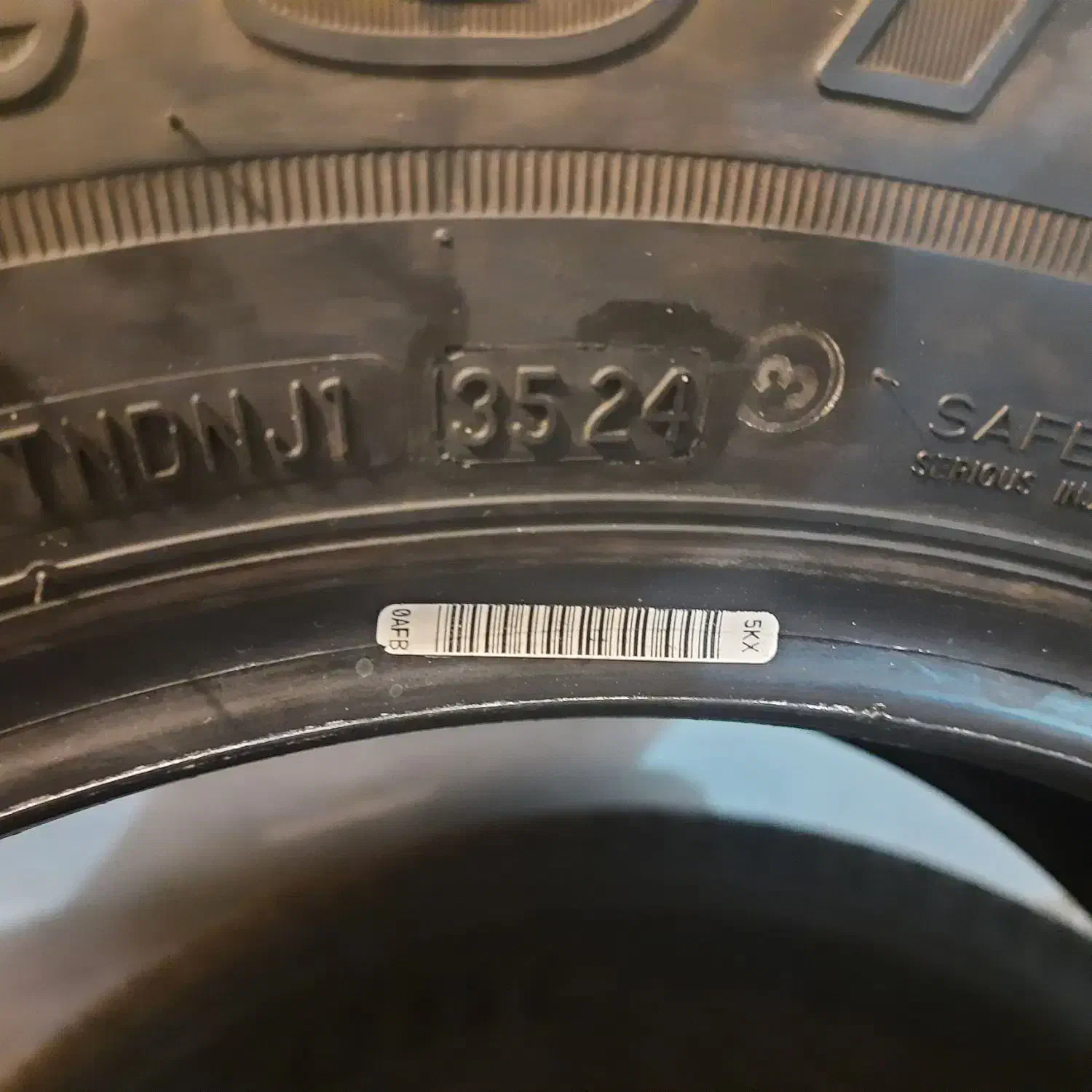 لاستیک بریجستون 195/80R15|قطعات یدکی و لوازم جانبی|سیرجان, |دیوار