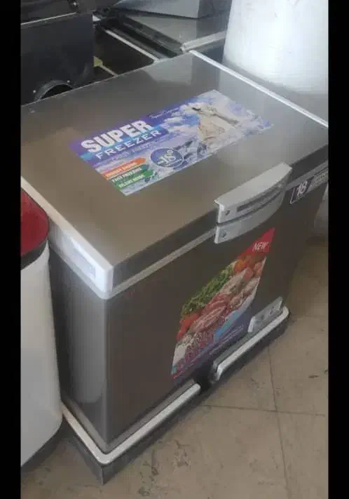 فریزر نفتی( گازی )گاز سوز صندوقی ۲۰۰ لیتری|یخچال و فریزر|تهران, ایران|دیوار