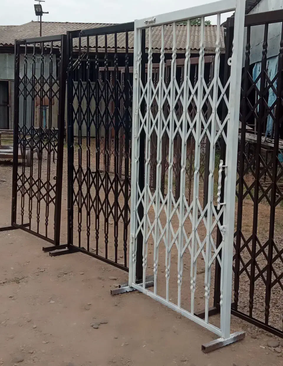 یک استاد کار درب پنجره ساز آهنی|استخدام صنعتی، فنی، مهندسی|رشت, جانبازان|دیوار