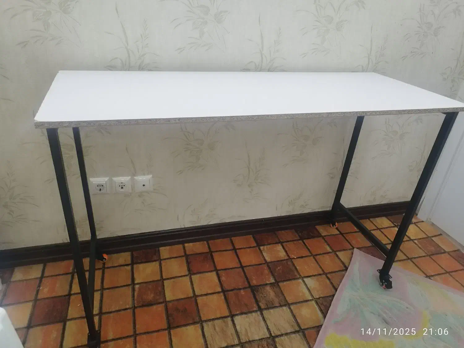 میز سفارشی و نو|میز و صندلی غذاخوری|گلبهار, شهر جدید گلبهار|دیوار