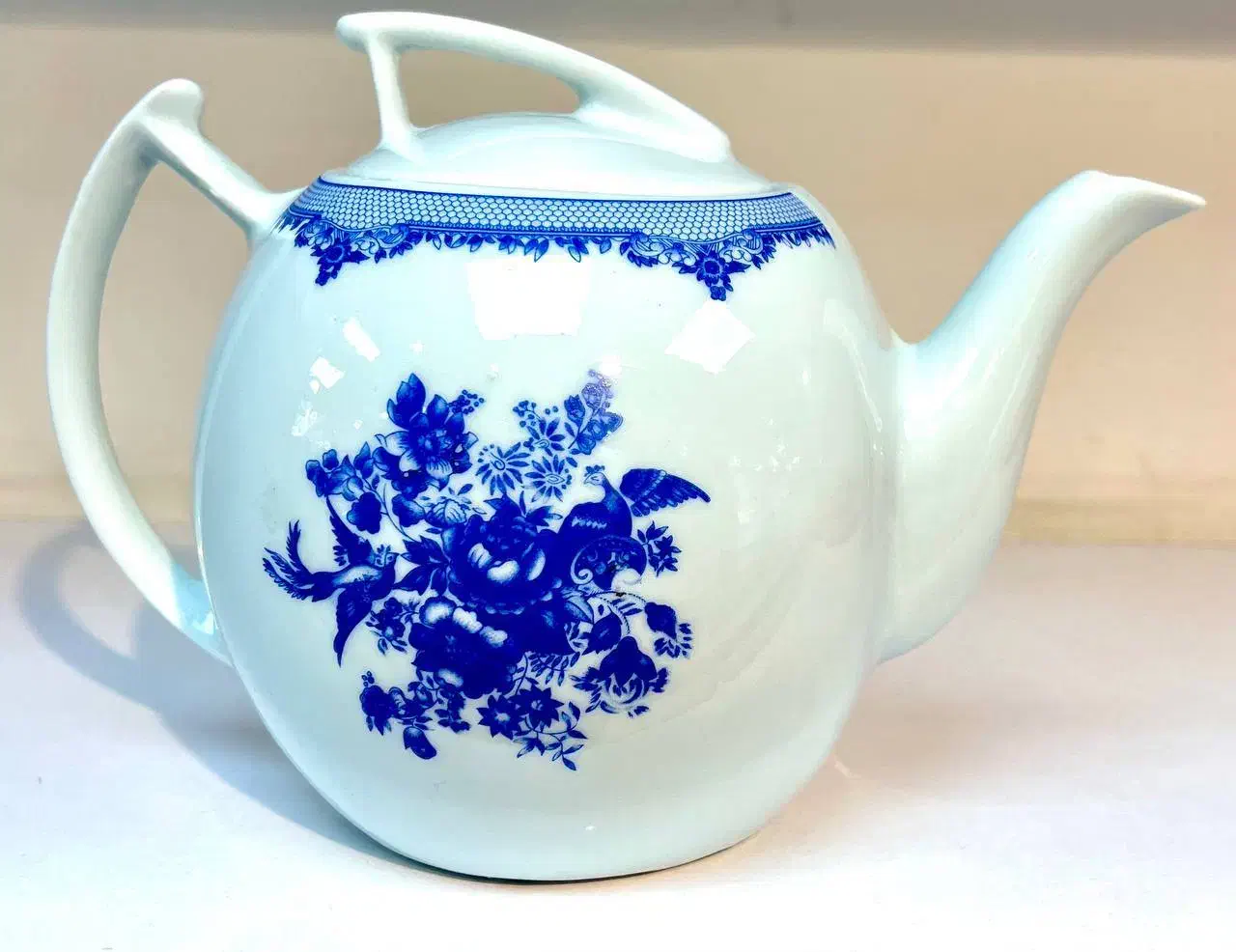 فروش اجناس چینی و بلور در بازار روز|قوری، کتری، قهوه‌ساز دستی|دورود, |دیوار