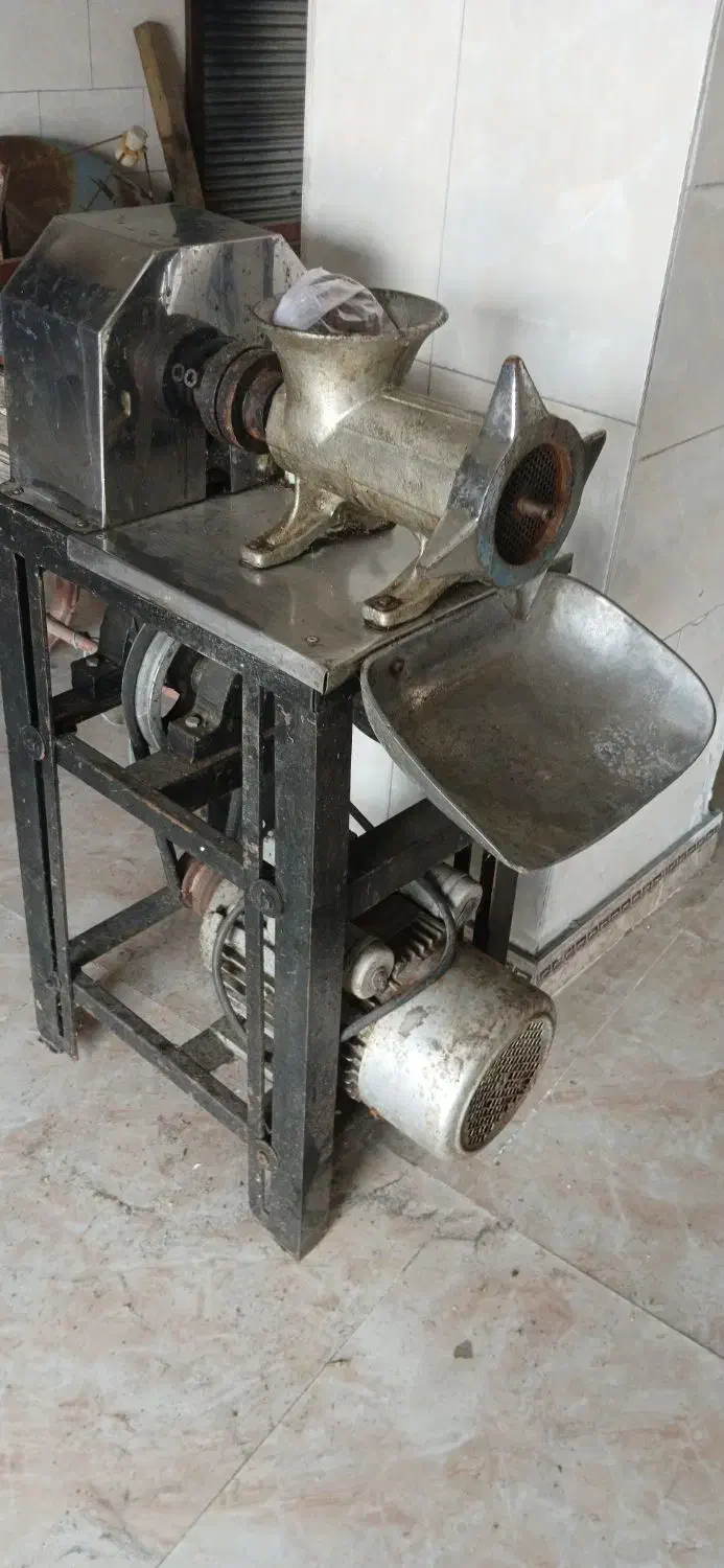 چرخ گوشت|خردکن، آسیاب، غذاساز|رشت, لاکان|دیوار