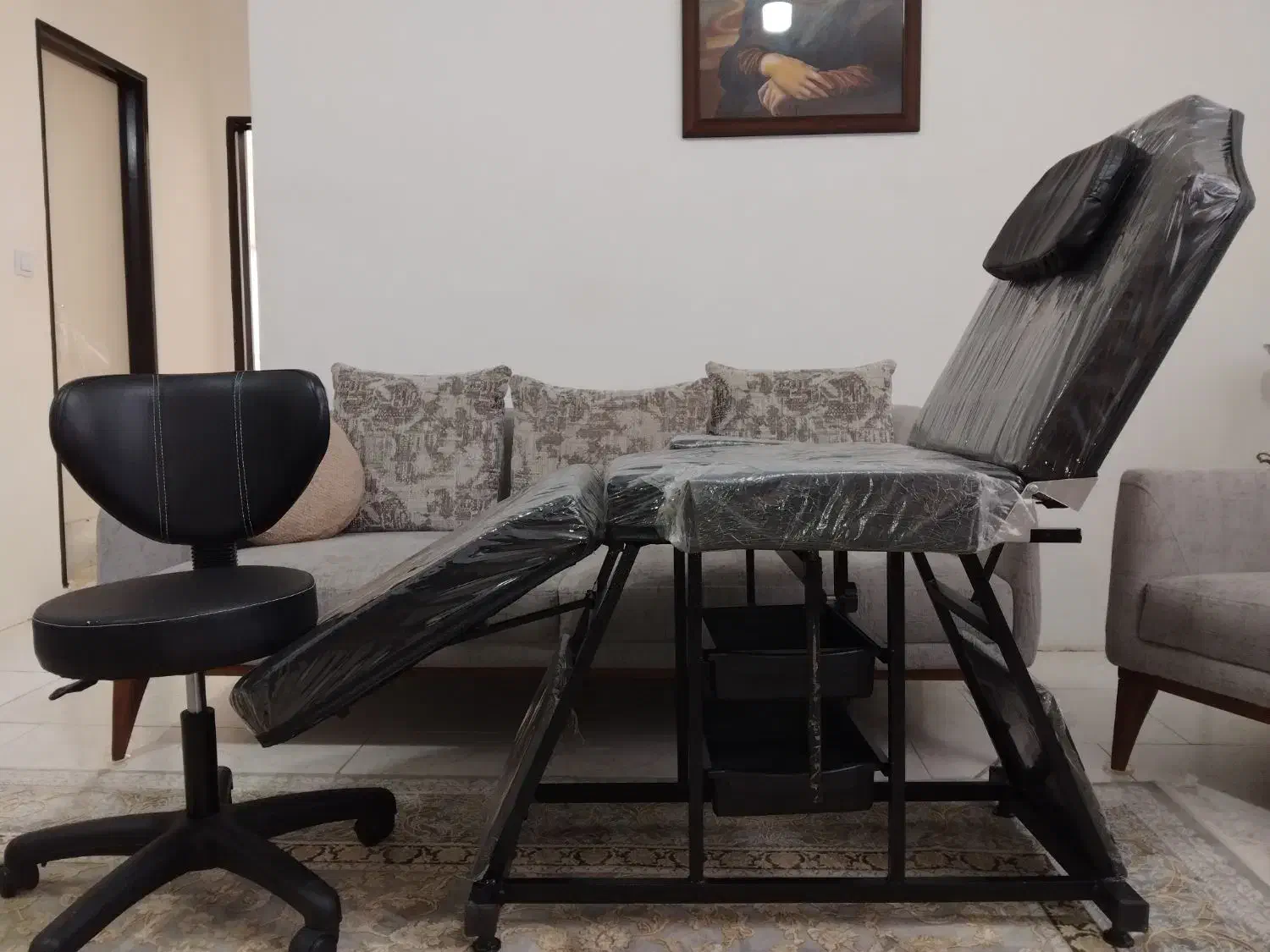 تخت مژه و ماساژ|آرایشگاه و سالن‌های زیبایی|پرند, فاز ۶|دیوار