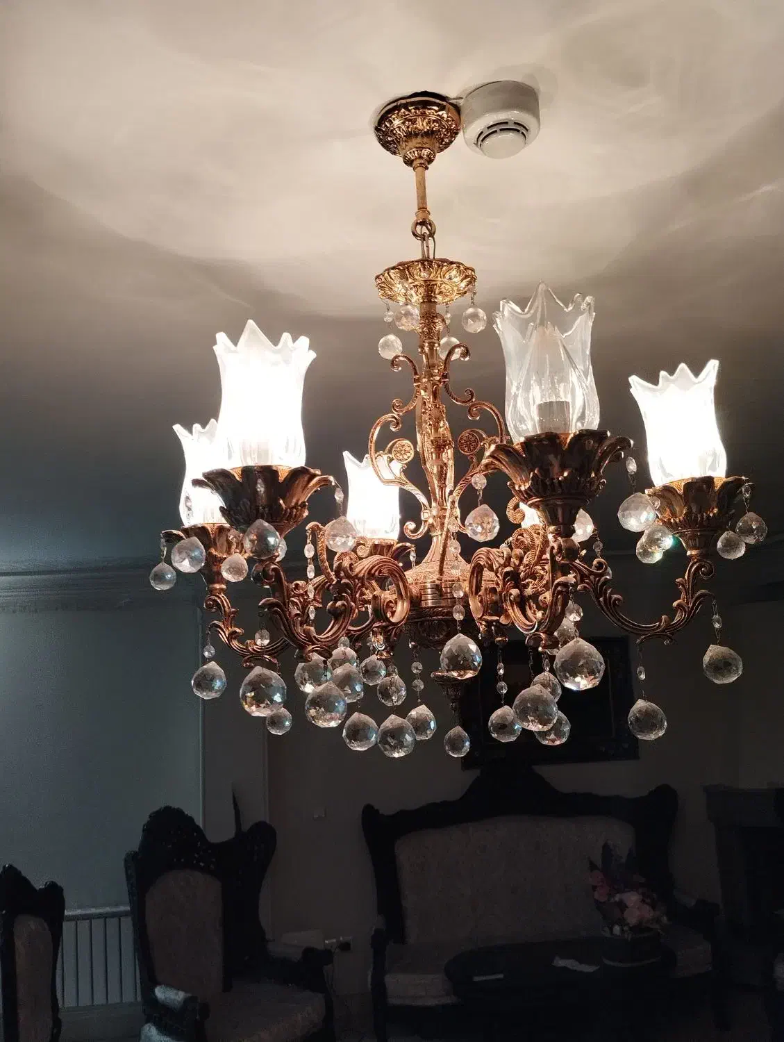 لوستر برنجی|لوستر و چراغ آویز|اصفهان, هزارجریب|دیوار