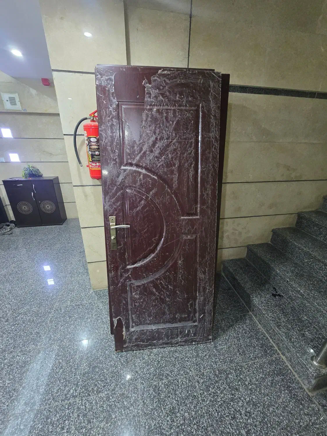 درب چوبی اتاقی درجه یک با قفل و دستگیره|مصالح و تجهیزات ساختمان|اهواز, کوی ملی راه|دیوار