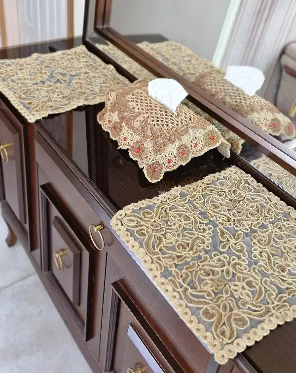 رومیزی و جا دستمالی|پرده، رانر، رومیزی|بابل, |دیوار