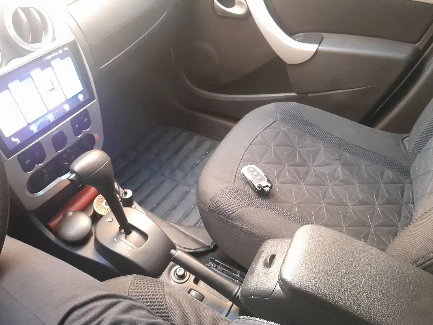 ساندرو اتوماتیک|خودرو سواری و وانت|تهران, یوسفآباد|دیوار