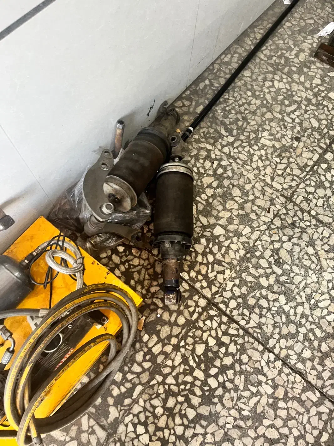 پنو ماتیک|قطعات یدکی و لوازم جانبی|محمدیه-قزوین, |دیوار