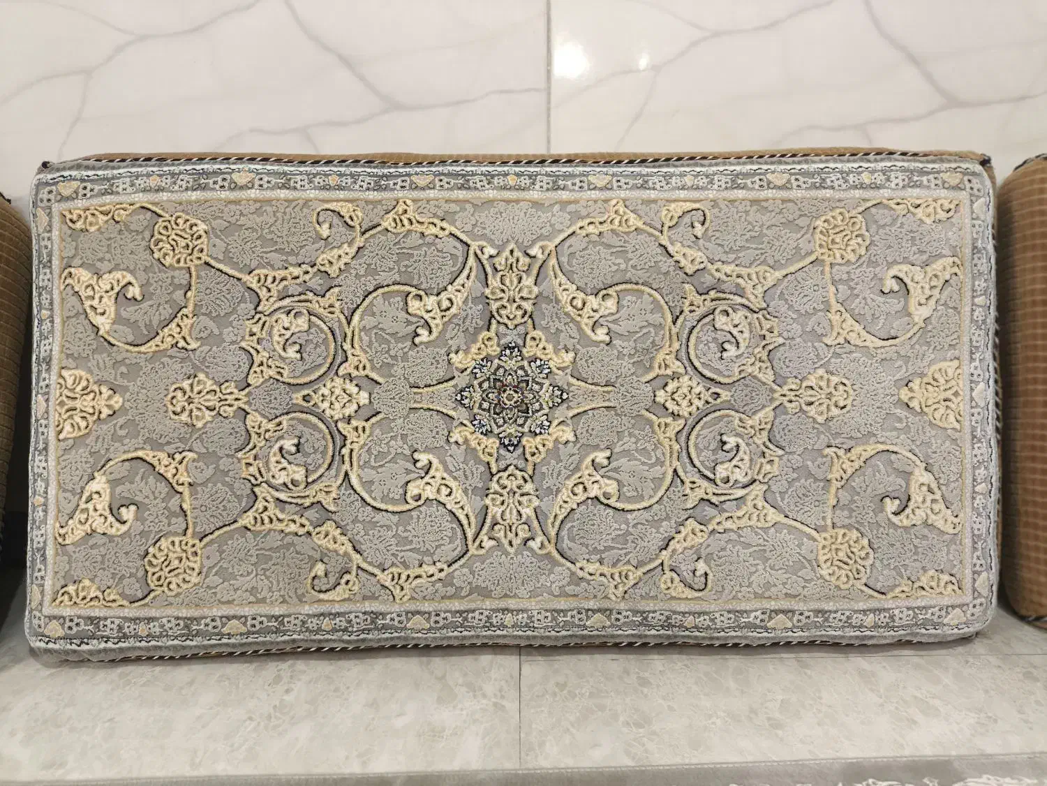 پشتی|پشتی|اراک, |دیوار