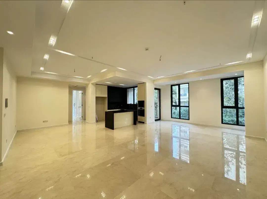 سعادت آباد / 162متر / نما رومی شیک / روف‌ گاردن