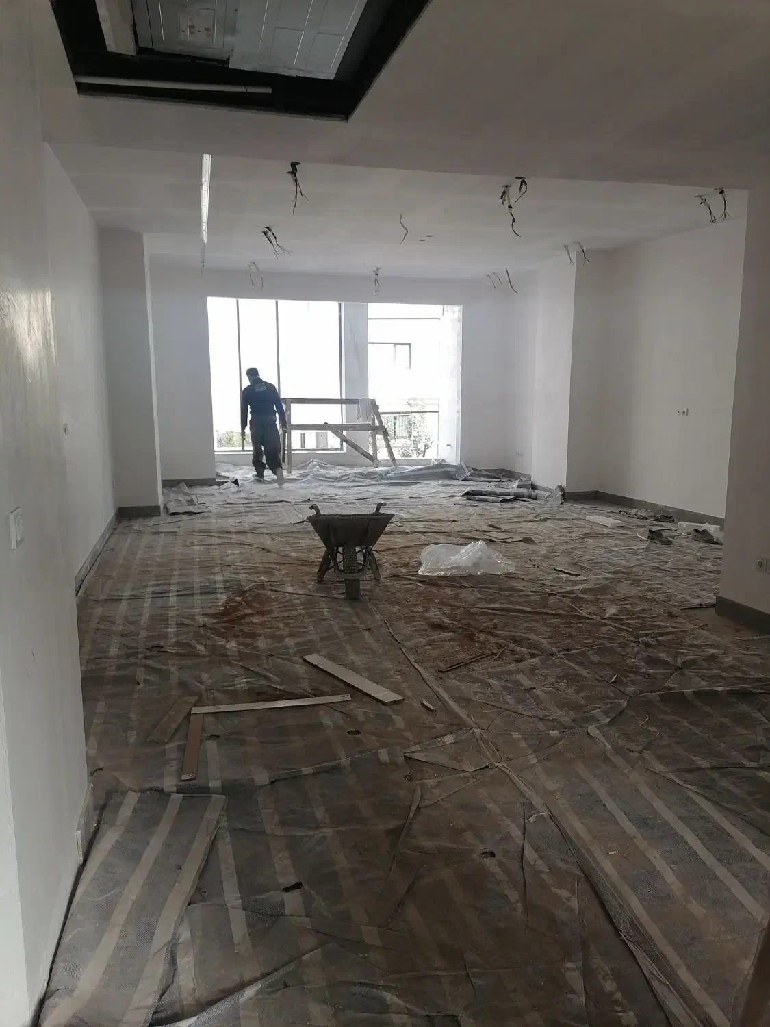 کارگر روزمزد|استخدام معماری، عمران و ساختمانی|رشت, گلسار|دیوار