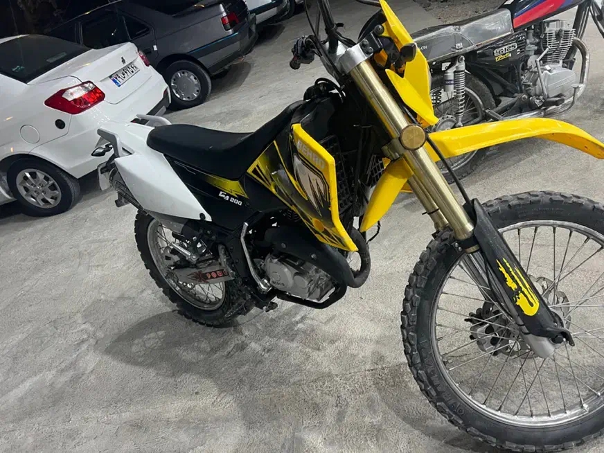 موتور بهرو ۲۰۰مدل۴۰۲|موتورسیکلت|شیراز, پارک آزادی|دیوار