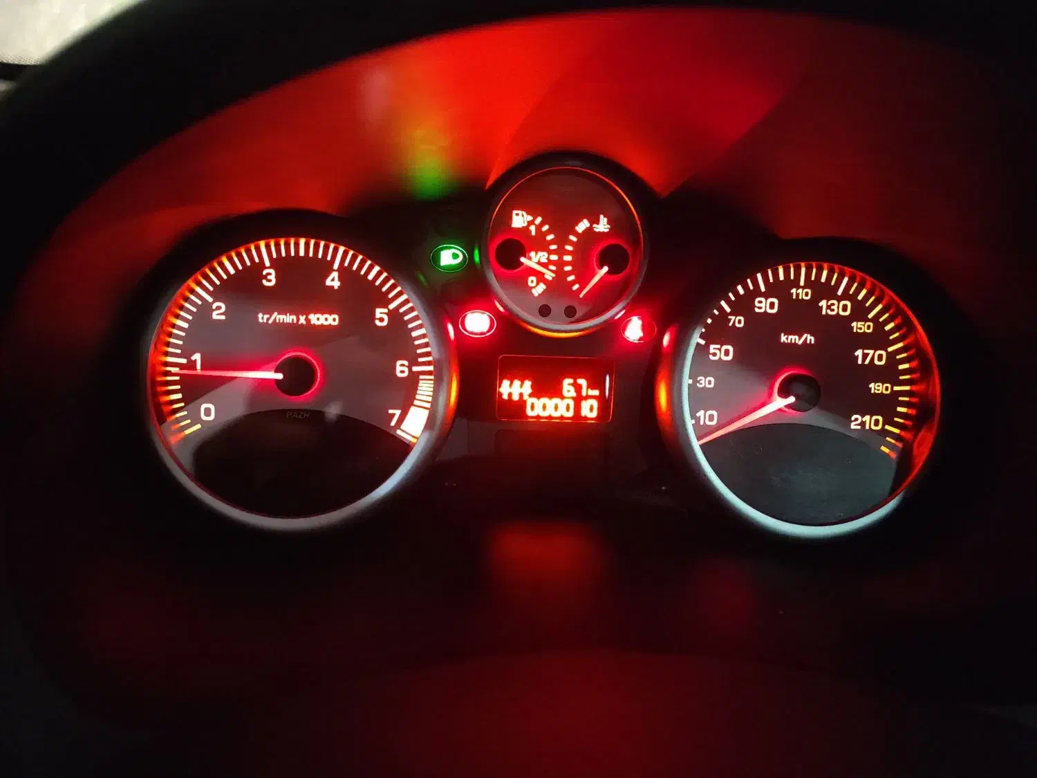 207tu5p|خودرو سواری و وانت|خرمآباد, |دیوار